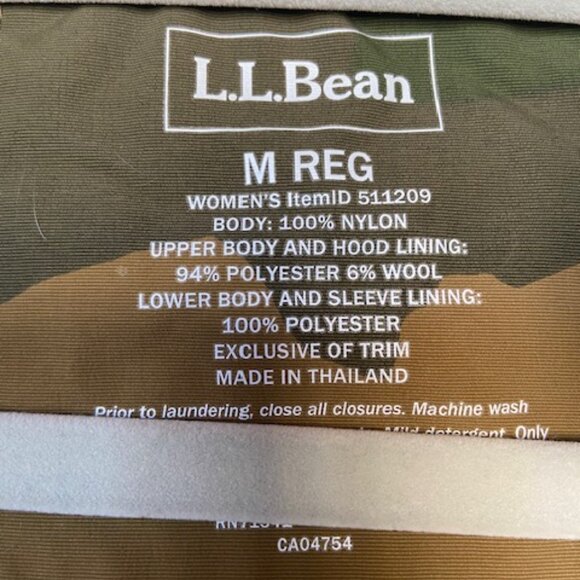 L.L.BEAN Women's Mountain Classic Water-Resistant Jacket in Camo Meddium - Picture 3 of 7